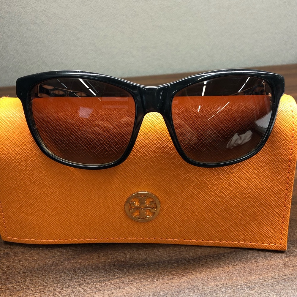 Tory Burch Sunglasses with case